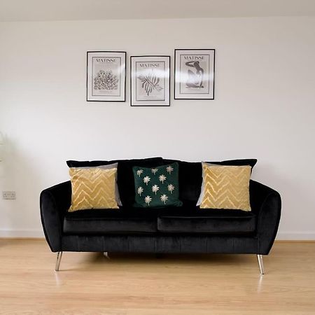 Highley'S Nest - Fully Furnished Gem, Free Private Parking, Sky Tv & Netflix Villa Coventry Dış mekan fotoğraf