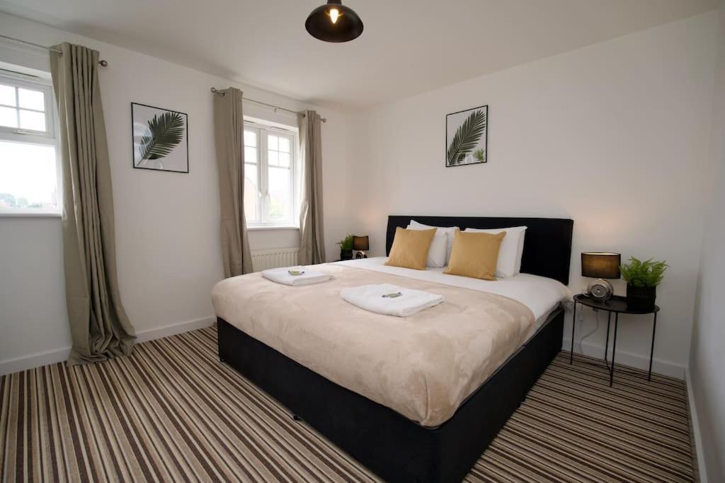 Highley'S Nest - Fully Furnished Gem, Free Private Parking, Sky Tv & Netflix Villa Coventry Dış mekan fotoğraf